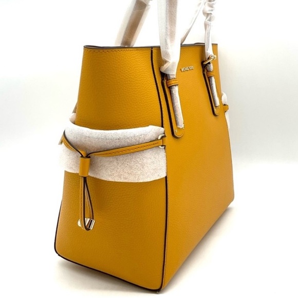 Michael Kors Voyager EW Tote Bag Leather Marigold - Picture 5 of 9